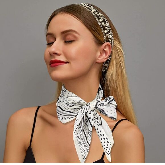 Black and white Silky Scarf - Picture 5 of 5